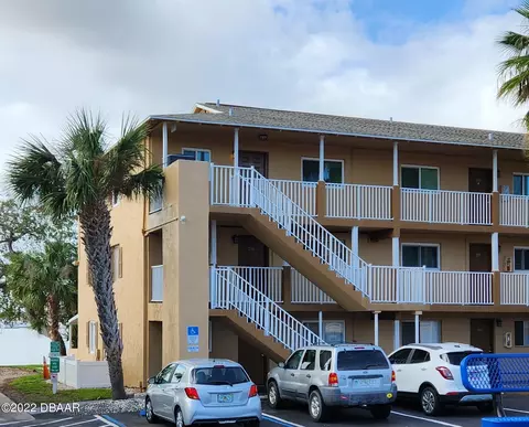 415 N Halifax Ave #303, Daytona Beach, FL 32118