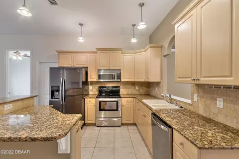 3057 Monaghan Dr, Ormond Beach, FL 32174 photo 2