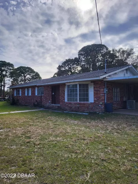 1290 Kenard St, New Smyrna Beach, FL 32168