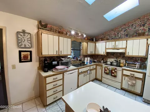 2612 Pine Tree Dr, Edgewater, FL 32141 photo 7