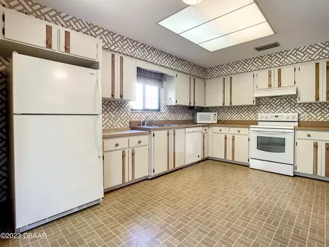 1554 Poplar Dr, Ormond Beach, FL 32174 photo 12