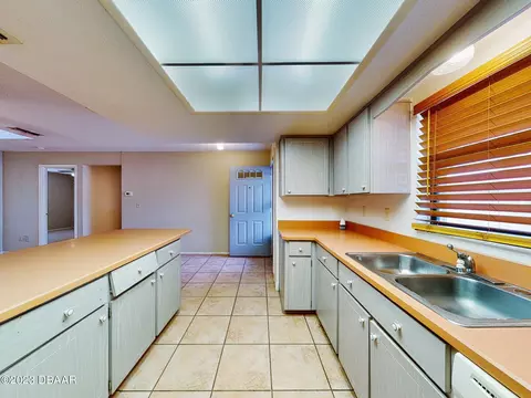 414 Sea Hawk Ct, Edgewater, FL 32141 photo 9