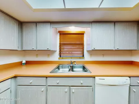 414 Sea Hawk Ct, Edgewater, FL 32141 photo 8