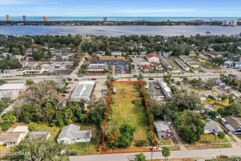 838 Ridgewood Ave, Holly Hill, FL 32117