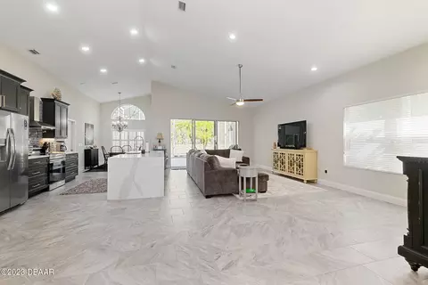 4 Villa Lago Ln, Ormond Beach, FL 32174 photo 4