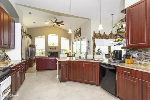 1292 Royal Pointe Ln, Ormond Beach, FL 32174 photo 8