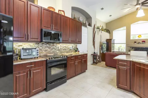 1292 Royal Pointe Ln, Ormond Beach, FL 32174 photo 9