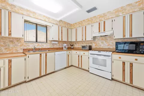 1518 Poplar Dr, Ormond Beach, FL 32174 photo 10