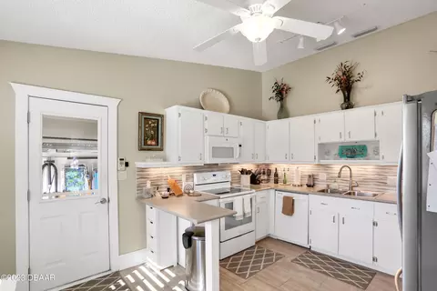 127 Riverview Dr, Edgewater, FL 32132 photo 19