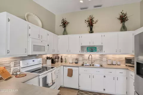 127 Riverview Dr, Edgewater, FL 32132 photo 18