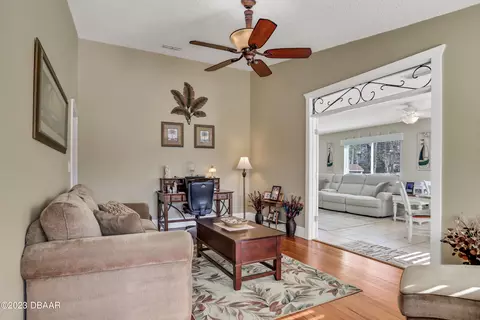 127 Riverview Dr, Edgewater, FL 32132 photo 4