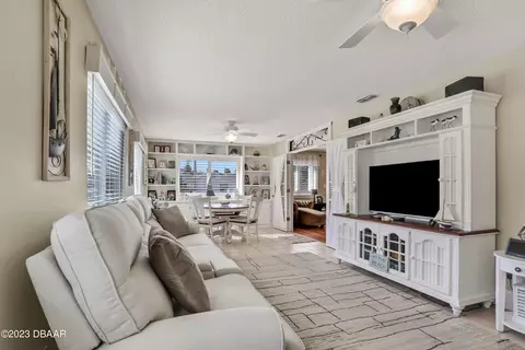 127 Riverview Dr, Edgewater, FL 32132 photo 9