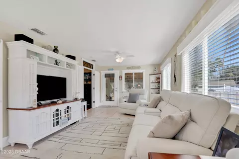 127 Riverview Dr, Edgewater, FL 32132 photo 13