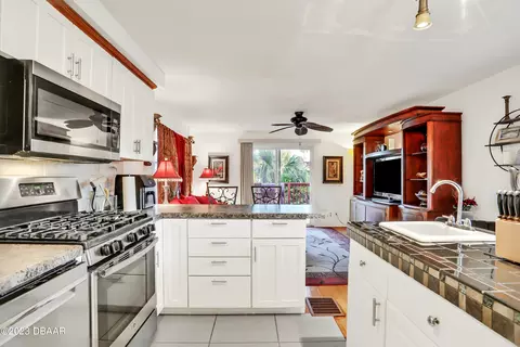 146 Magnolia Dr, Ormond Beach, FL 32176 photo 8