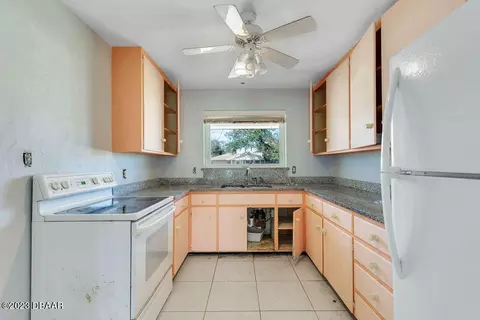 40 Pleasant Dr, Ormond Beach, FL 32176 photo 9