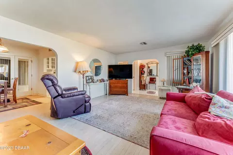 826 S Beach St, Ormond Beach, FL 32174 photo 4