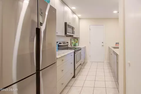 39 Park Pl, Ormond Beach, FL 32174 photo 8
