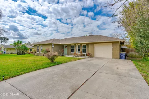 2910 Sabal Palm Dr, Edgewater, FL 32141 photo 2