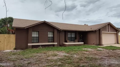 2911 Grayton St, Deltona, FL 32738