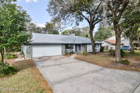 31 Rio Pinar Trl, Ormond Beach, FL 32174 photo 2