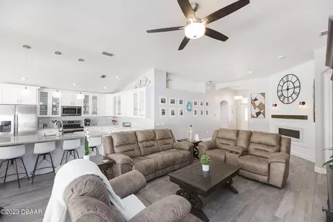 592 Coral Trace Blvd, Edgewater, FL 32132 photo 6