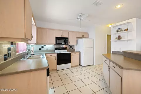 201 Falcon Ave, Edgewater, FL 32141 photo 28
