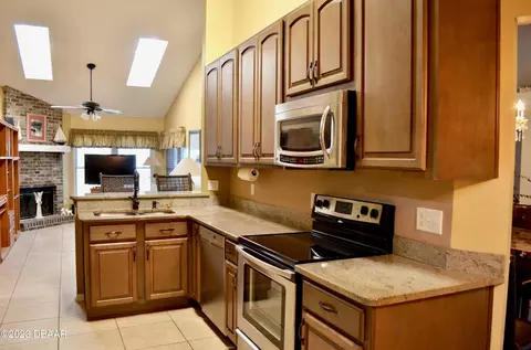 2718 Maywood St, Eustis, FL 32726 photo 6