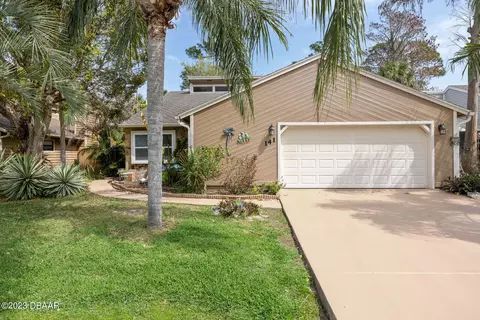 141 N Gull Cir, Daytona Beach, FL 32119