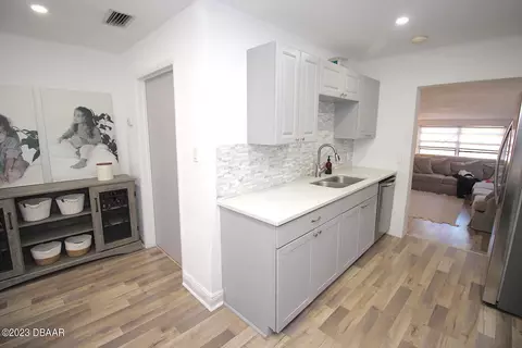 955 W Granada Blvd, Ormond Beach, FL 32174 photo 10