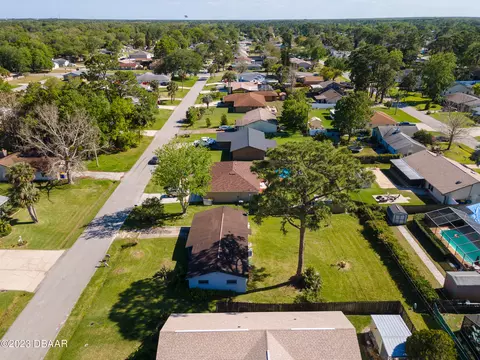 2918 Pine Tree Dr, Edgewater, FL 32141 photo 4