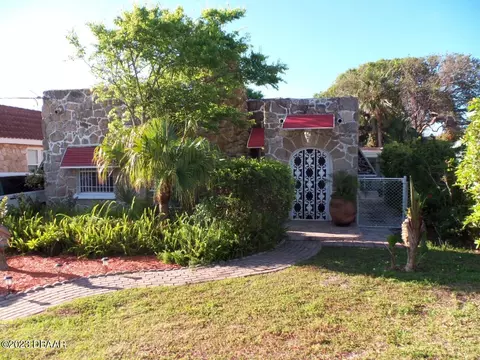 354 Manhattan Ave, Daytona Beach, FL 32118