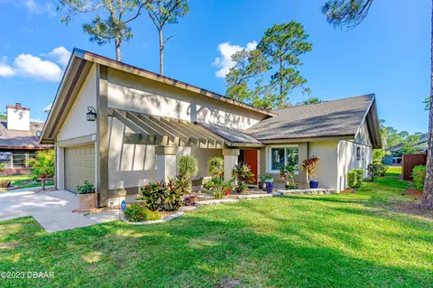105 Dunes Cir, Daytona Beach, FL 32114