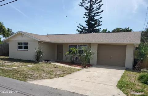 416 Eastwood Ln, Daytona Beach, FL 32118