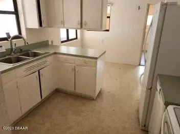 42 Reynolds Ave, Ormond Beach, FL 32174 photo 5