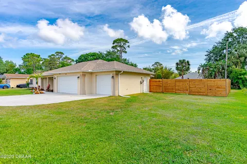 2229 Tamarind Dr, Edgewater, FL 32141 photo 4