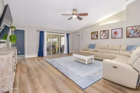 3330 Yule Tree Dr, Edgewater, FL 32141 photo 9