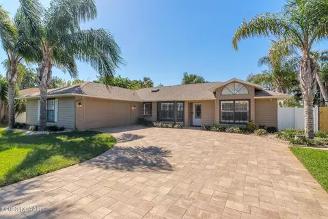 1230 Wayne Ave, New Smyrna Beach, FL 32168