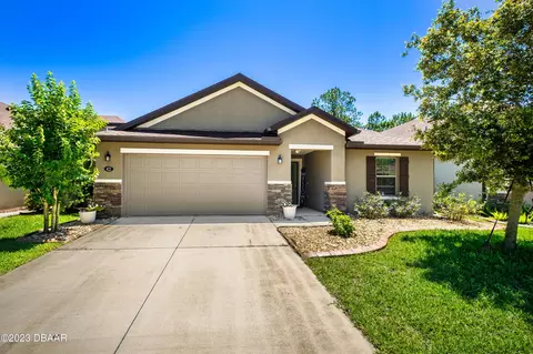 422 Tuscany Chase Dr, Daytona Beach, FL 32117