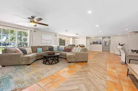 585 John Anderson Dr, Ormond Beach, FL 32176 photo 4