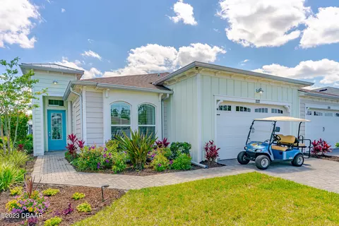 227 St Somewhere Dr, Daytona Beach, FL 32124