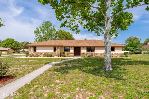 35025 Raintree Dr, Fruitland Park, FL 34731