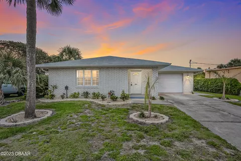 531 Phoenix Ave, Daytona Beach, FL 32118