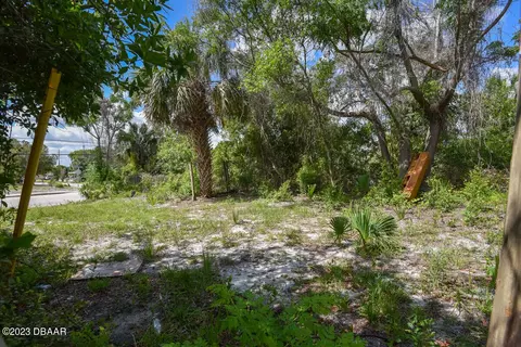 1260 Mason Ave, Daytona Beach, FL 32117