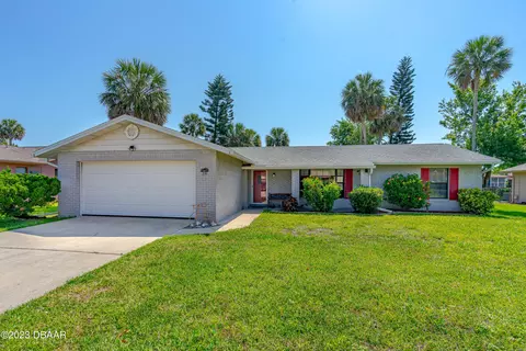 231 Wellington Dr, Daytona Beach, FL 32119