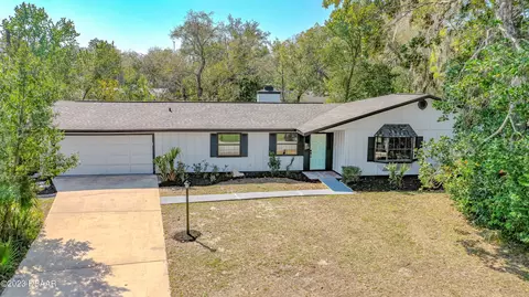 932 Village Dr, Ormond Beach, FL 32174