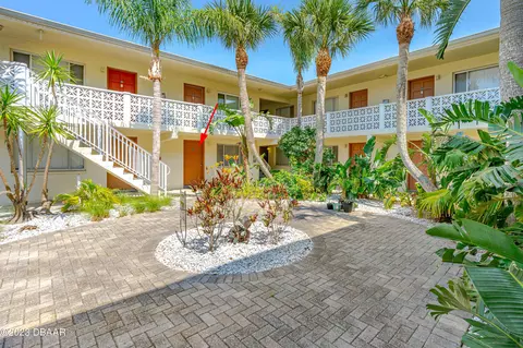 102 S Peninsula Dr #101, Daytona Beach, FL 32118