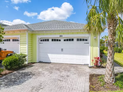 201 St Somewhere Dr, Daytona Beach, FL 32124