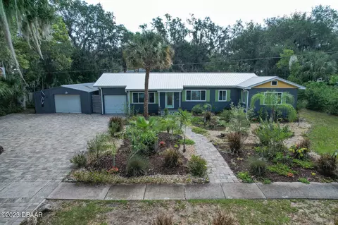 1415 Live Oak St, New Smyrna Beach, FL 32168