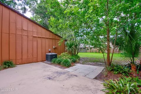 19 Park Pl, Ormond Beach, FL 32174 photo 3