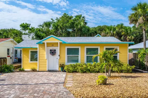 205 Lincoln Ave, New Smyrna Beach, FL 32169